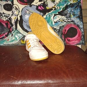 Adidas size 10 white and peach